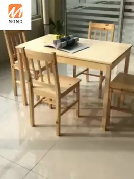 Кухонный стол и стул из массива сосны в современной гостиной