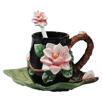 Новый милый керамический набор чашек и блюдец в цветочек, креативная чашка для чая, кофейная чашка, послеобеденный чай, набор для черного чая, комбинация чашки, блюдца и ложки